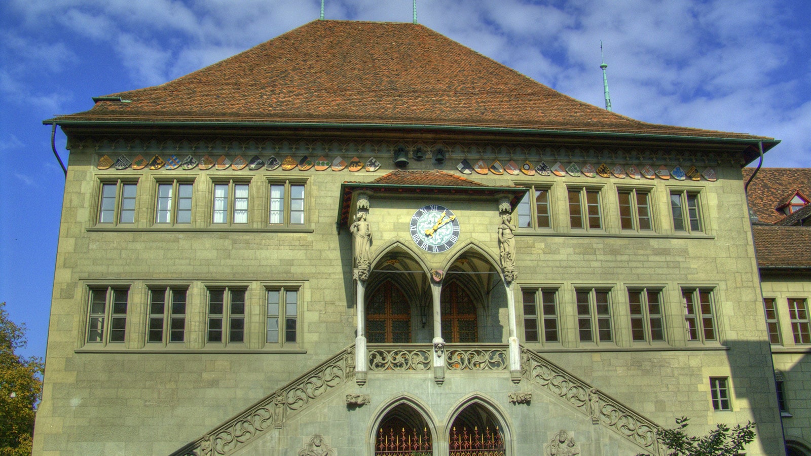 Cutting through Reverberation: Meyer Sound CAL at 15th Century Swiss Parliament Hall