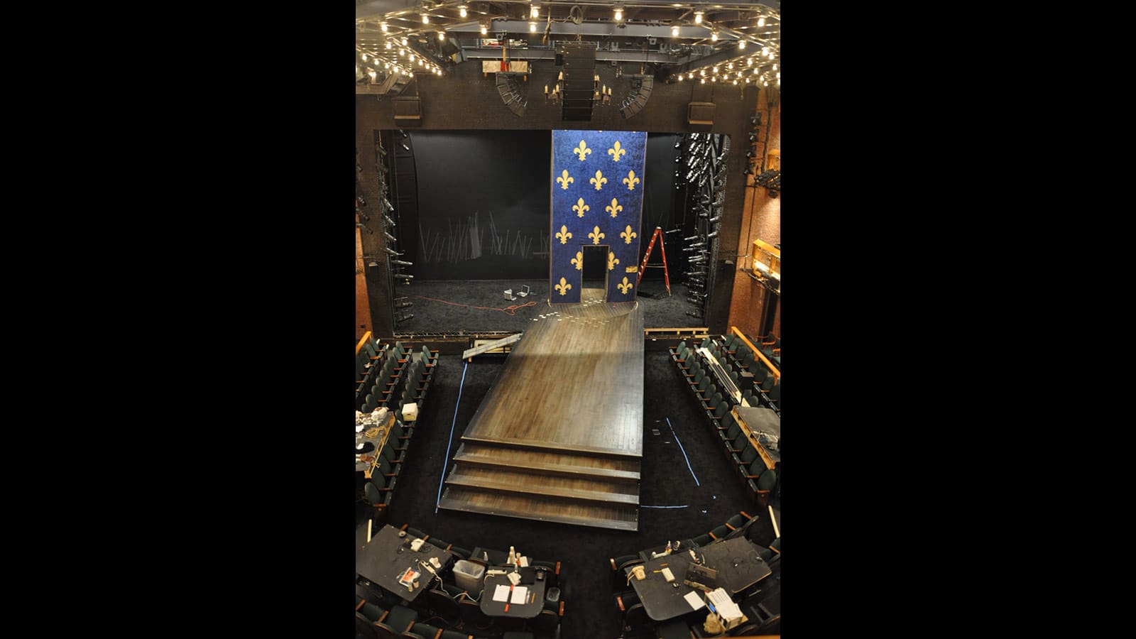 Meyer Sound M1D Proves Ideal for Deep Thrust Stage at Chicago Shakespeare Theater