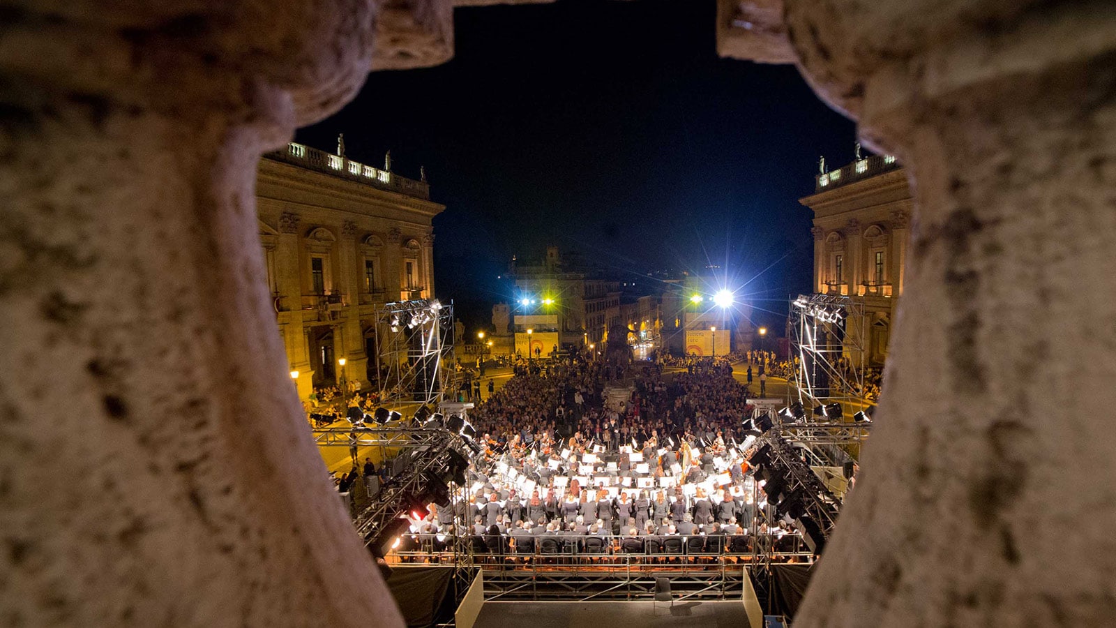 Orchestra and chorus of Accademia Nazionale di Santa Cecilia