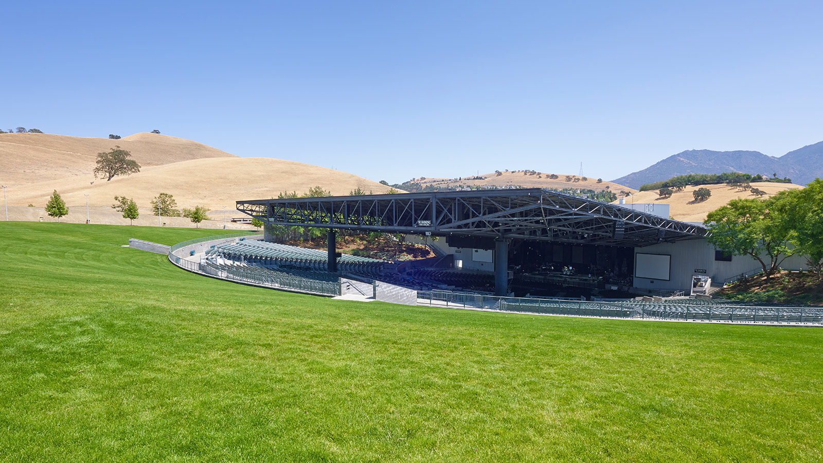 Concord Pavilion Improves Lawn Coverage with Meyer Sound MICA