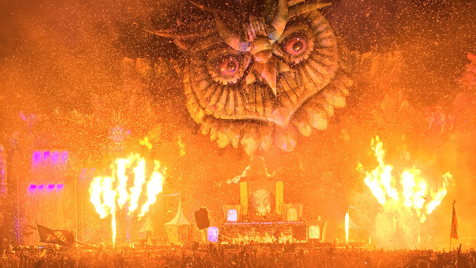 Meyer Sound LEO Wows Crowds at Electric Daisy Carnival Orlando