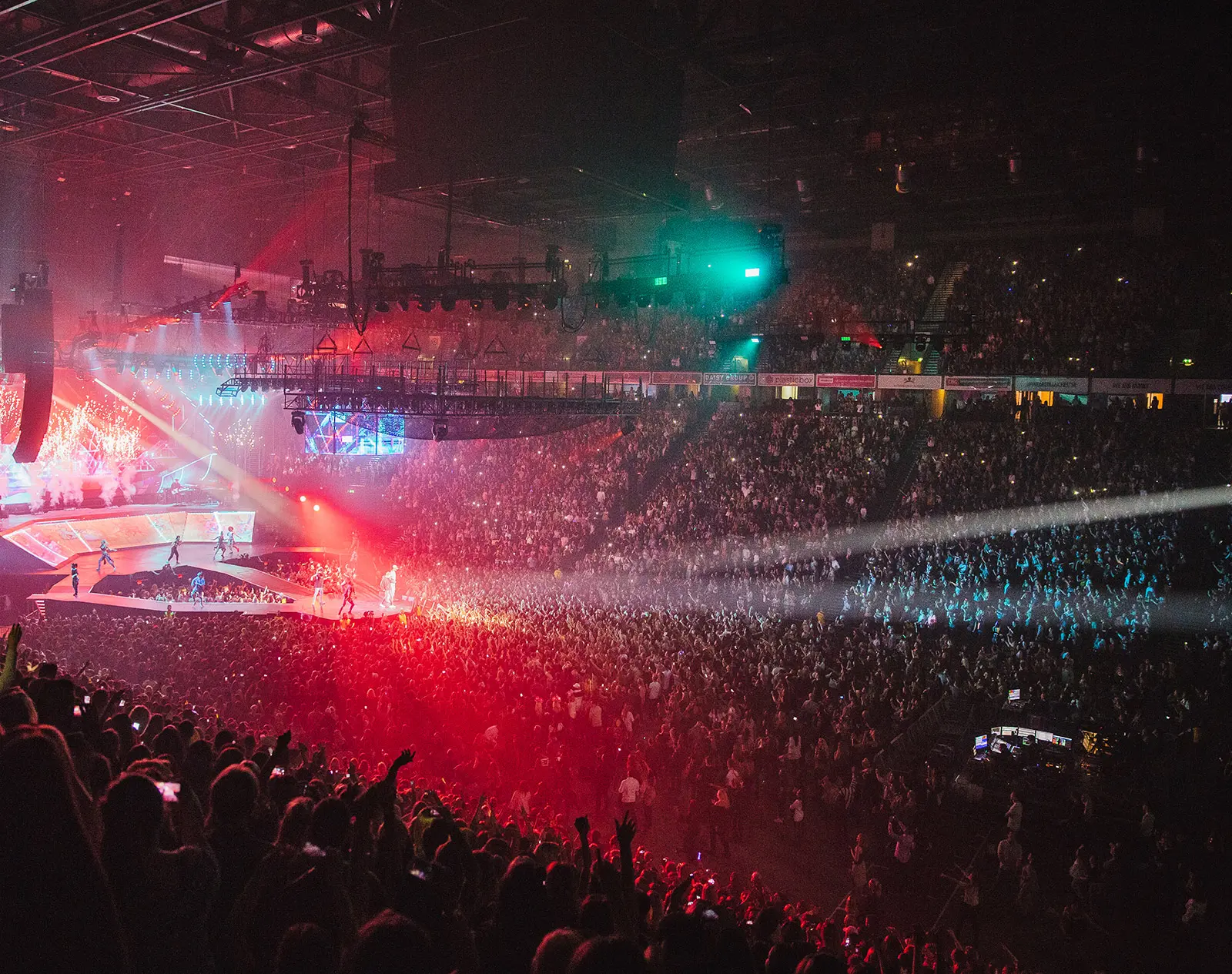 Meyer Sound LEO Family Rolls with Justin Bieber's 