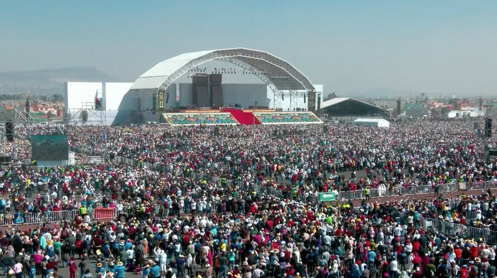 Meyer Sound LEO Family Powers 300,000-Strong Papal Event in Mexico