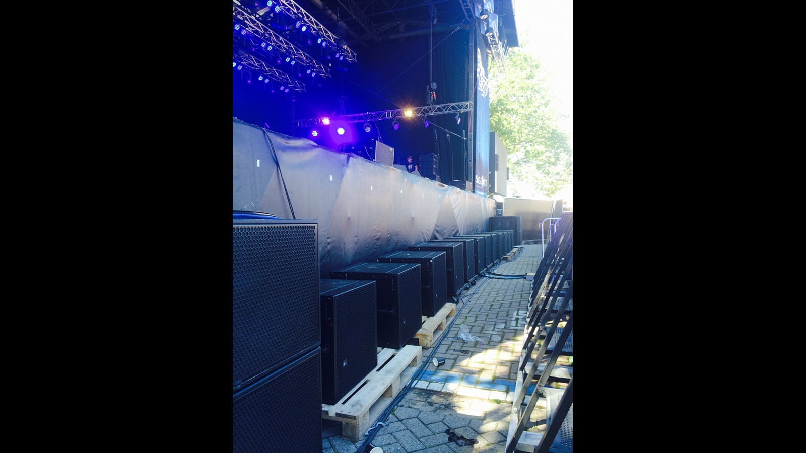 Stage Unit Invests in Belgium's First Meyer Sound LEOPARD System