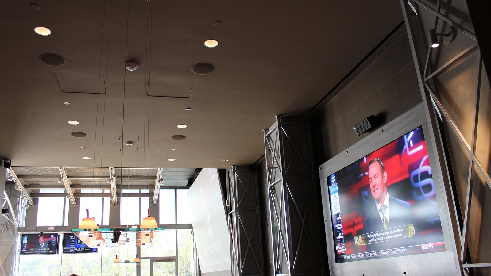At The Owner's Box Sports Bar in Dallas, Meyer Sound Low-Voltage Systems Plunge Fans into the Game