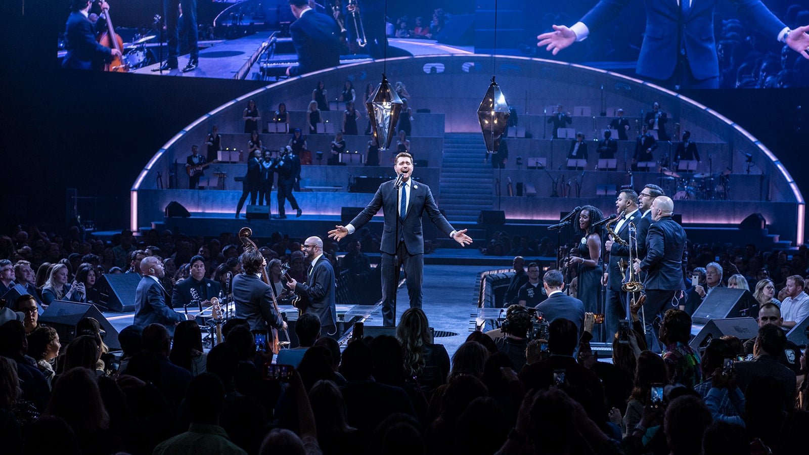 Innovative Meyer Sound LEO Family Configuration Makes Closer Better for Michael Bublé and Fans