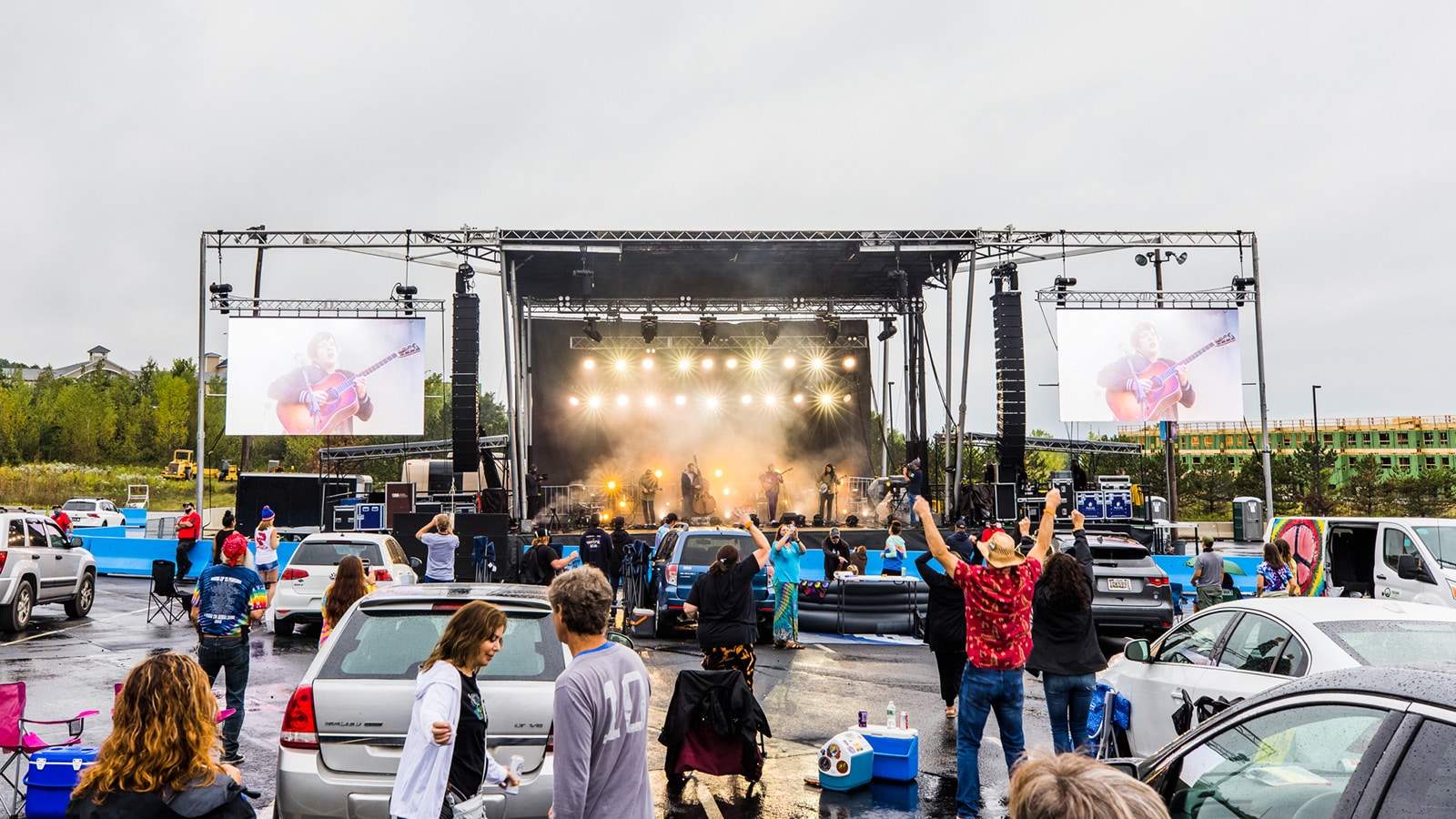 Meyer Sound Meets Billy Strings at the Drive-In with LEOPARD System Provided by DBS Audio Systems