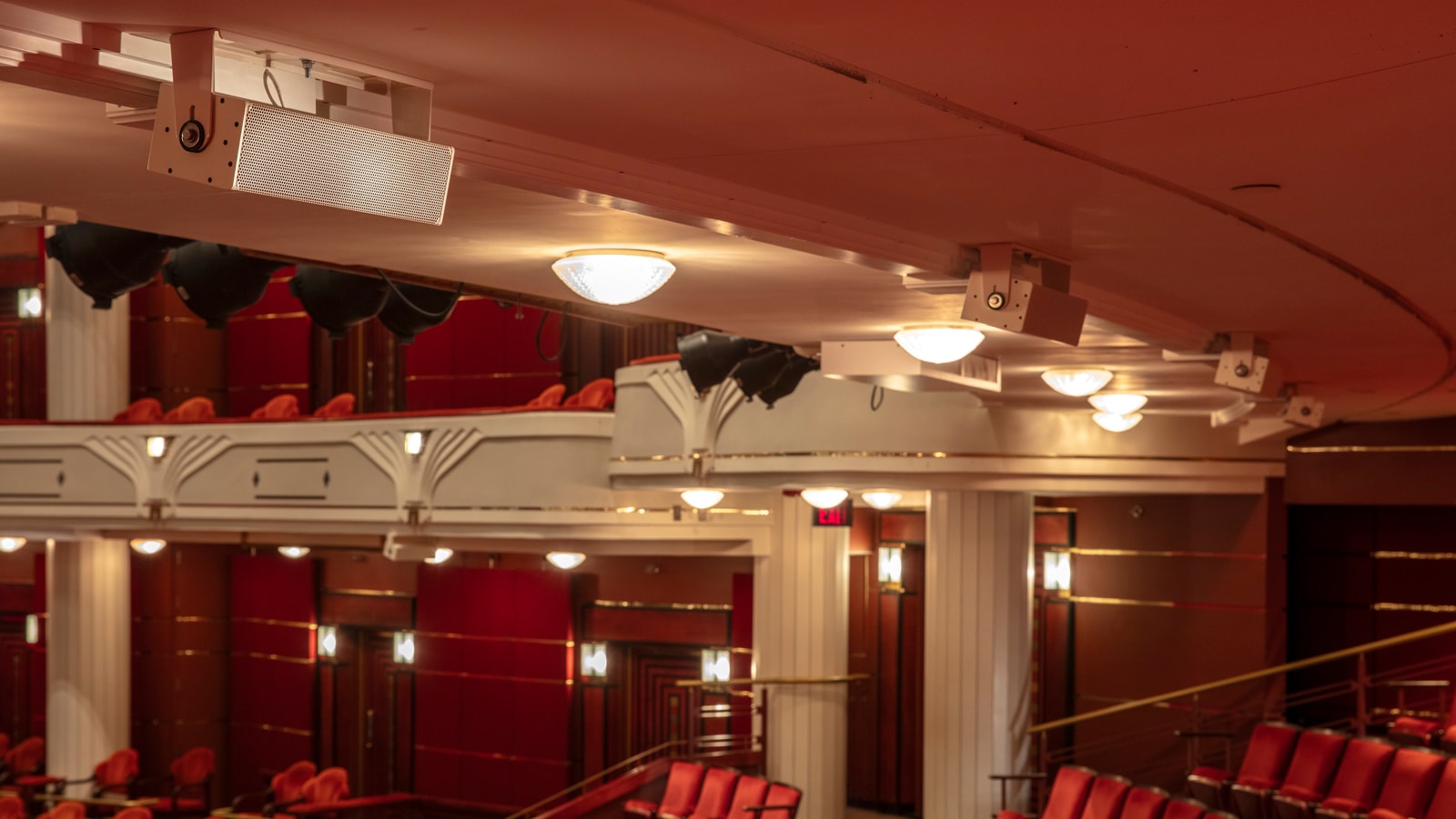  Meyer Sound Deploys First Complete TIGRA and 1800-LFC System at the Kravis Center
